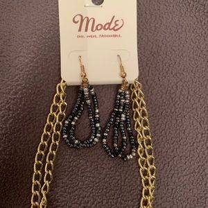 Necklace and earring set!